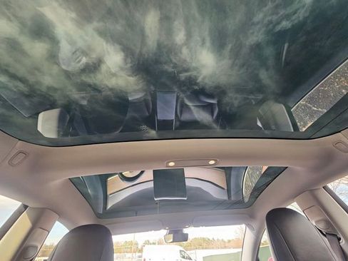 Used 2018 Tesla Model 3 Mid Range image 17