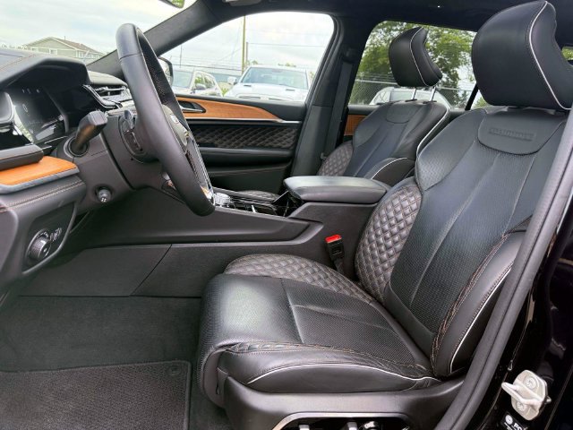 Used 2023 Jeep Grand Cherokee L Summit AWD/4WD image 18