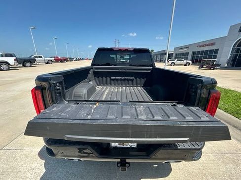 Used 2024 GMC Sierra 1500 Denali w/ Denali Reserve Package AWD/4WD image 11