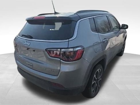 Used 2022 Jeep Compass Limited image 4