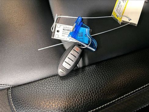 Used 2022 Nissan Pathfinder SL image 31