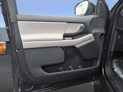 New 2026 Ford Expedition Active image 9