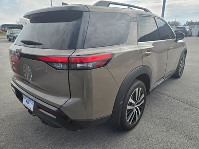 Used 2023 Nissan Pathfinder Platinum