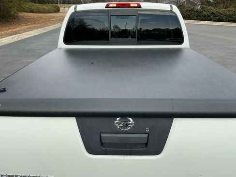 Used 2020 Nissan Frontier SV image 17