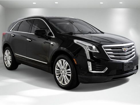 Used 2017 Cadillac XT5 Premium Luxury w/ Driver Assist Package image 8