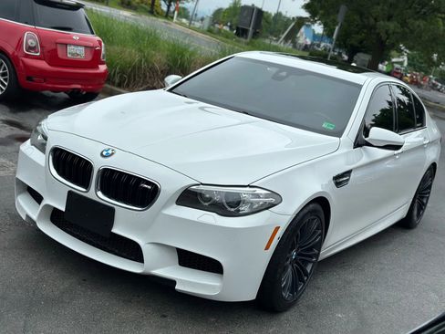 Used 2014 BMW M5 image 1
