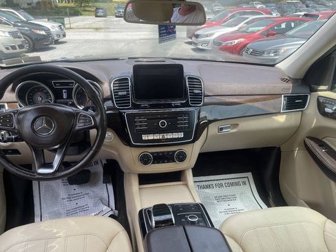 Used 2017 Mercedes-Benz GLS 450 4MATIC image 25