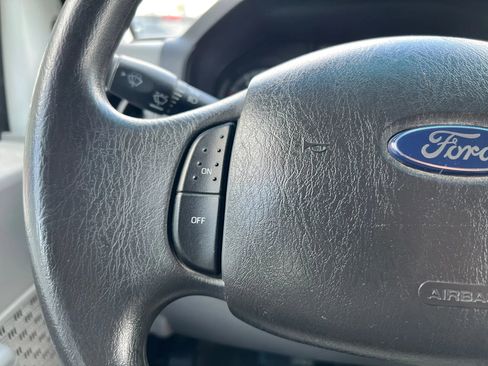 Used 2011 Ford E-150 and Econoline 150 image 23