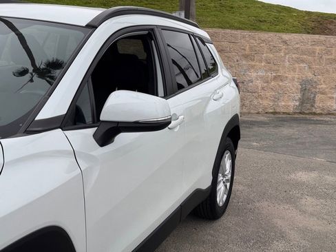 Used 2024 Toyota Corolla Cross LE AWD/4WD image 9