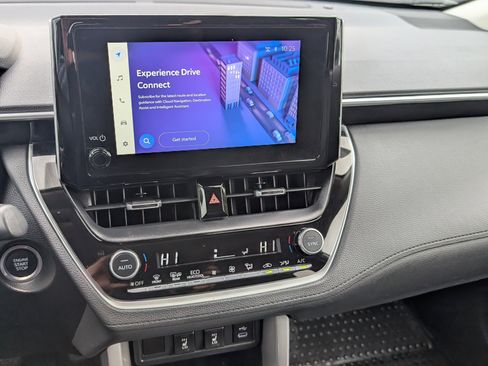 Used 2023 Toyota Corolla Cross XLE w/ Convenience Package image 27