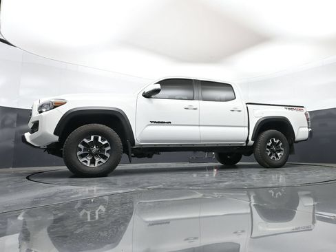 Used 2023 Toyota Tacoma TRD Off-Road AWD/4WD image 45