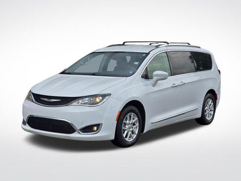 Used 2020 Chrysler Pacifica Touring-L FWD image 2