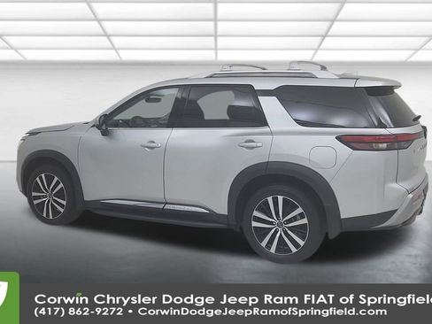 Used 2023 Nissan Pathfinder Platinum w/ Cargo Package image 10