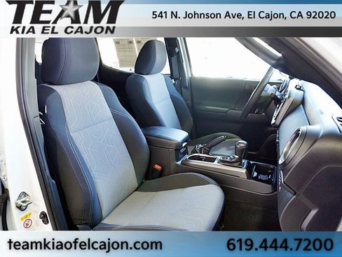 Used 2020 Toyota Tacoma TRD Sport image 12