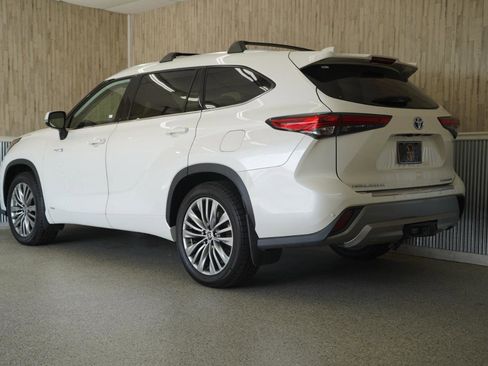 Used 2021 Toyota Highlander Platinum AWD/4WD image 7