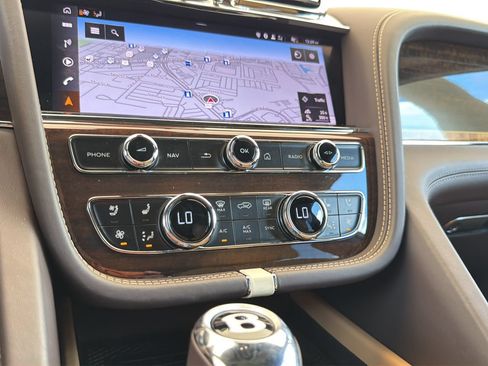 Certified 2023 Bentley Bentayga AWD/4WD image 30