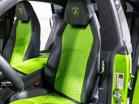Used 2022 Lamborghini Urus image 37