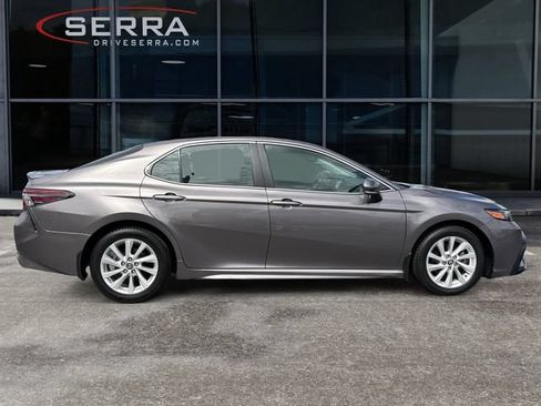 Used 2024 Toyota Camry SE FWD image 6