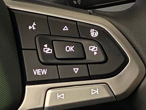 New 2026 Volkswagen Taos SE image 14