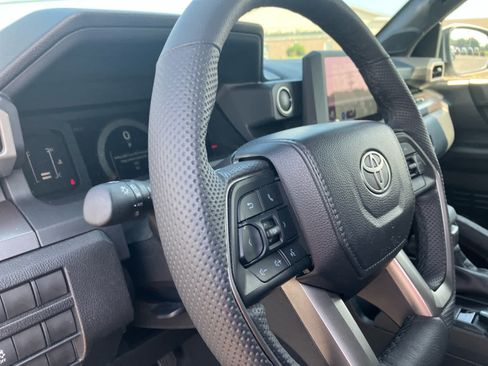 Certified 2026 Toyota Tacoma SR5 AWD/4WD image 11