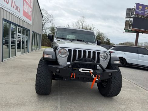 Used 2019 Jeep Wrangler Unlimited Sport image 29