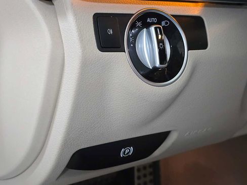 Certified 2016 Mercedes-Benz E 350 Sedan image 26