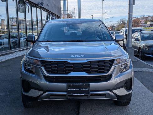 Certified 2023 Kia Seltos LX image 3