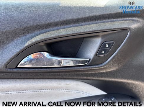 Used 2025 Chevrolet Trax LT w/ Driver Confidence Package FWD image 8