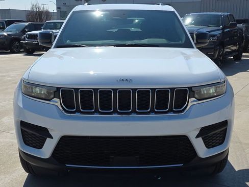 New 2026 Jeep Grand Cherokee Laredo AWD/4WD image 8