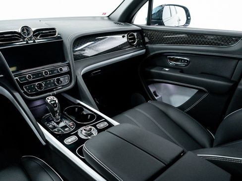 New 2025 Bentley Bentayga image 29