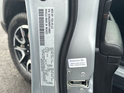 Used 2024 Jeep Compass Trailhawk image 34