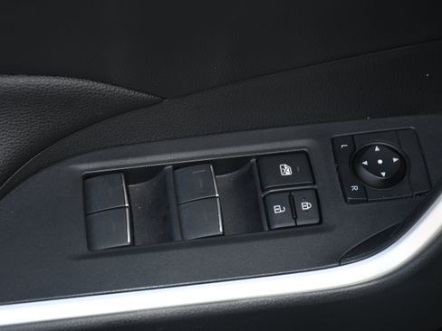 Used 2025 Toyota RAV4 SE image 10