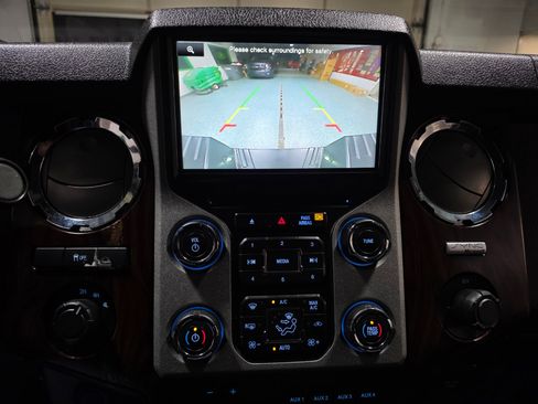 Used 2014 Ford F250 Lariat w/ Chrome Package image 32