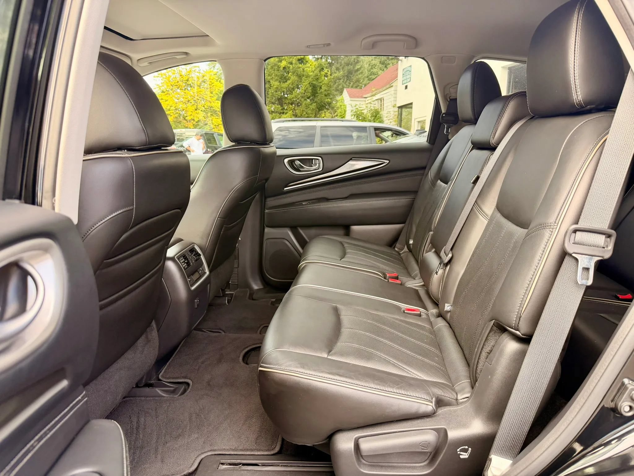 Used 2016 INFINITI QX60 Luxe AWD/4WD image 31