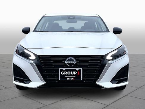 Used 2025 Nissan Altima 2.5 SV image 3