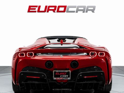 Used 2023 Ferrari SF90 Spider image 5