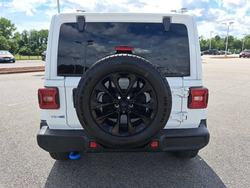 Used 2024 Jeep Wrangler Unlimited Sahara w/ Safety Group AWD/4WD image 6