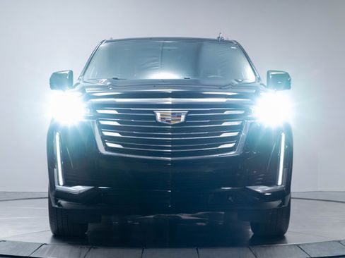 Used 2024 Cadillac Escalade Premium Luxury Platinum AWD/4WD image 37