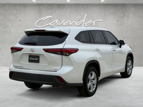 Used 2021 Toyota Highlander LE FWD image 16