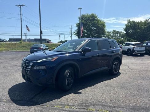 Used 2025 Nissan Rogue SV AWD/4WD image 7