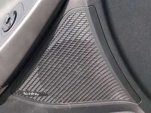 Used 2017 Hyundai Santa Fe Limited image 33