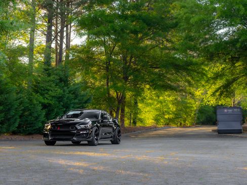 Used 2017 Ford Mustang GT Premium w/ GT Performance Package RWD image 35