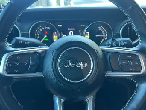 Used 2022 Jeep Wrangler Unlimited Sahara image 24