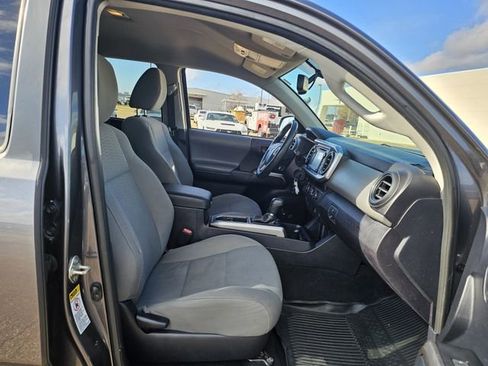 Used 2017 Toyota Tacoma SR5 image 24