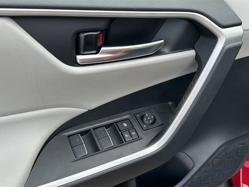 New 2025 Toyota RAV4 XLE Premium image 15