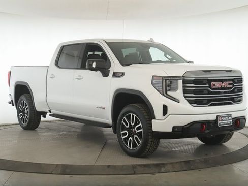 Used 2022 GMC Sierra 1500 AT4 w/ AT4 Premium Package image 2