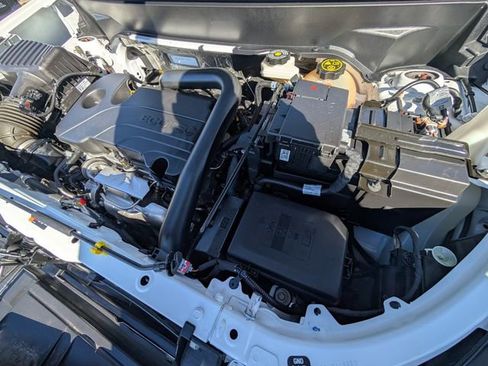 Used 2024 Chevrolet Equinox LS w/ LS Convenience Package image 22