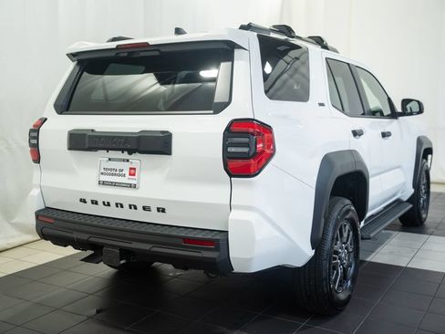 Used 2025 Toyota 4Runner SR5 AWD/4WD image 4