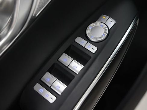 Used 2024 Genesis GV70 2.5T AWD/4WD image 22