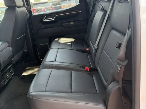 Used 2025 GMC Sierra 1500 SLT AWD/4WD image 15